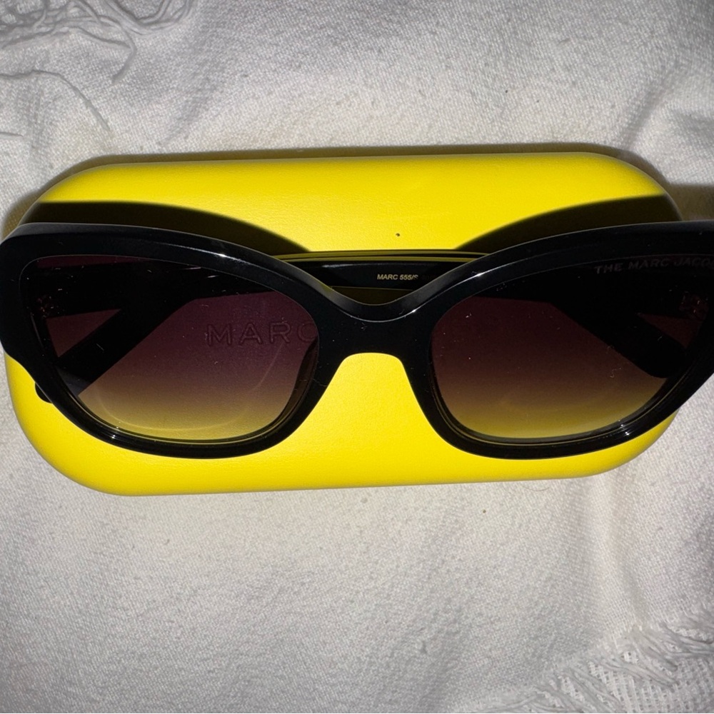 Marc Jacobs Black Sunglasses - Picture 4 of 6